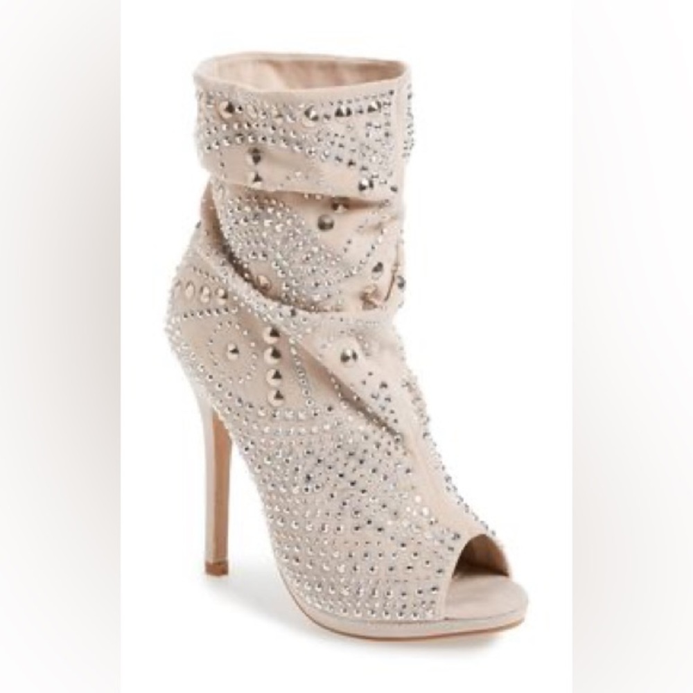 Lolita - Elegant Studded Women's Boots